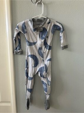 Burt's Bees Baby 12mo White Footed One-Piece with Blue Crescent Moon Print